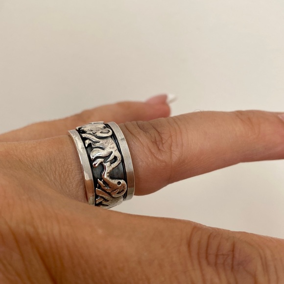 925 Sterling silver Elephant spinner wedding Band available sz 5 6 7 8 9 - Picture 5 of 12